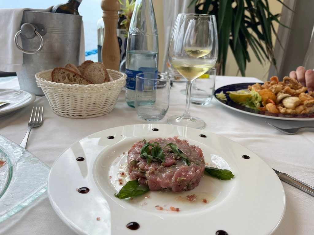 tartara di carne secondi di carne in ristorante di carne a letojanni