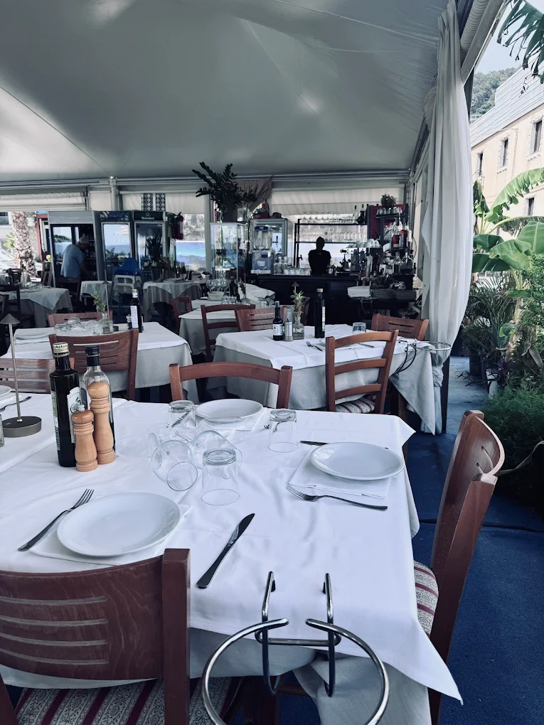 unnamed (19) tavolo preparato per Aperitivo a Letojanni