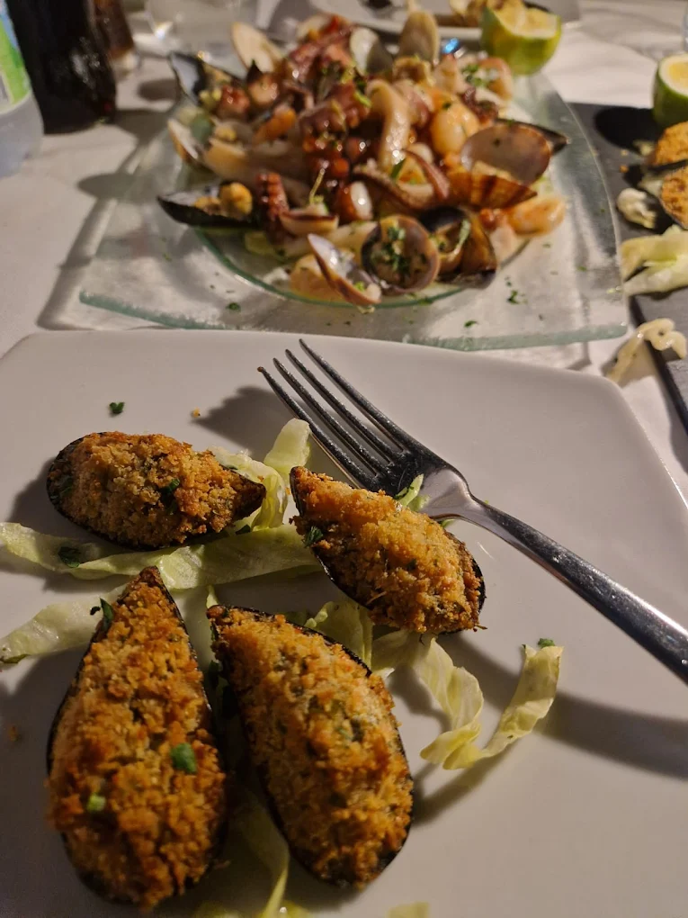 cozze gratinate in Ristorante di Pesce a Letojanni